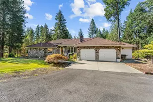 313 Eagle Ridge Dr, Grants Pass, OR 97526 - Photo 5