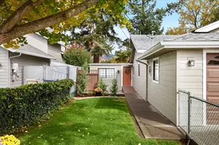 1088 E Park St, Grants Pass, OR 97527 - Photo 5