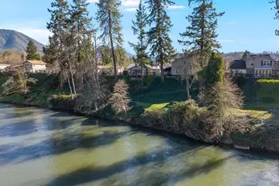 1088 E Park Street, Grants Pass, OR 97527 - Photo 43