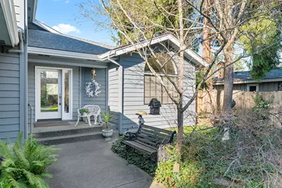 1352 E Park Street, Grants Pass, OR 97527 - Photo 5