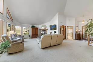 1352 E Park St, Grants Pass, OR 97527 - Photo 13