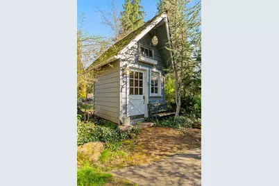 1352 E Park Street, Grants Pass, OR 97527 - Photo 41