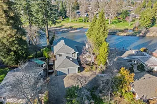 1352 E Park St, Grants Pass, OR 97527 - Photo 3