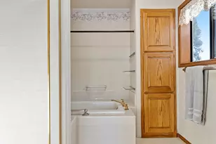 1352 E Park St, Grants Pass, OR 97527 - Photo 29