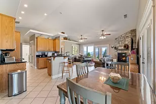 1095 Ingalls Ln, Grants Pass, OR 97527 - Photo 7