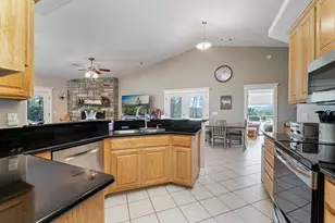 1095 Ingalls Ln, Grants Pass, OR 97527 - Photo 9