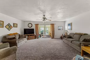 291 Chaparral Dr, Grants Pass, OR 97526 - Photo 9