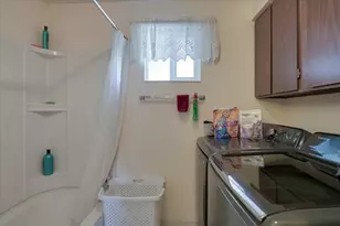 2080 NW 12th St, Redmond, OR 97756 - Photo 15