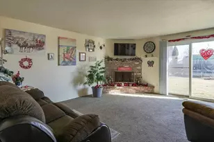 2080 NW 12th St, Redmond, OR 97756 - Photo 9