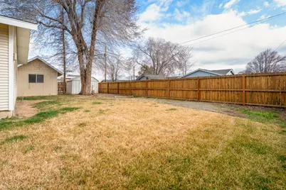 806 NW 8th Street, Redmond, OR 97756 - Photo 31