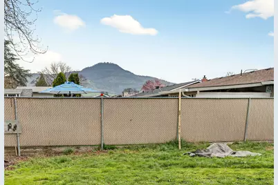 2175 Delta Waters Road, Medford, OR 97504 - Photo 21