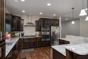 936 Arrowhead Trail, Eagle Point, OR 97524 - Photo 3