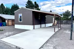 4647 Winter Ave, Klamath Falls, OR 97603 - Photo 3