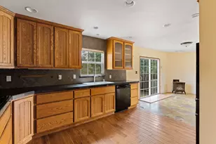 7511 Hugo Rd, Grants Pass, OR 97526 - Photo 3