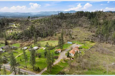 7511 Hugo Road, Grants Pass, OR 97526 - Photo 35