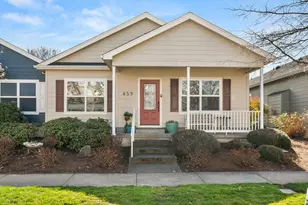 659 Blue Moon Dr, Central Point, OR 97502 - Photo 1