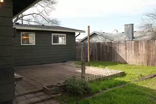 2060 Melody Ln, Medford, OR 97504 - Photo 33