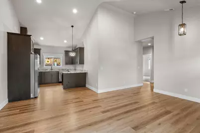 305 Moody Lane, Medford, OR 97501 - Photo 9