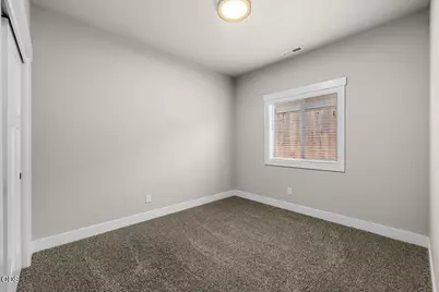 305 Moody Lane, Medford, OR 97501 - Photo 19