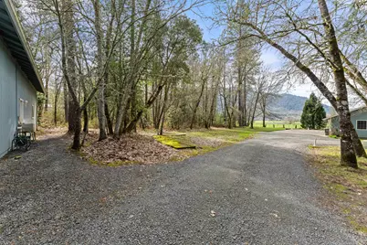 314 Triller Lane, Grants Pass, OR 97527 - Photo 9