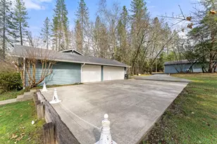 314 Triller Ln, Grants Pass, OR 97527 - Photo 9