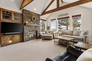 3057 N W Colonial Dr, Bend, OR 97703 - Photo 9