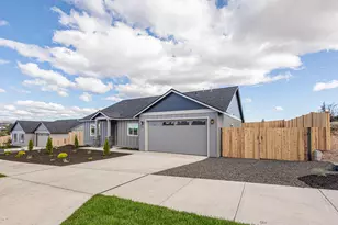 582 SW H St, Madras, OR 97741 - Photo 13