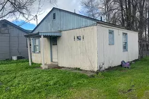 844 W Stewart Ave, Medford, OR 97501 - Photo 1