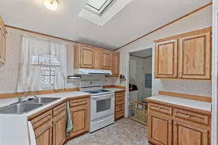 310 Whispering Willow Dr, Grants Pass, OR 97527 - Photo 9