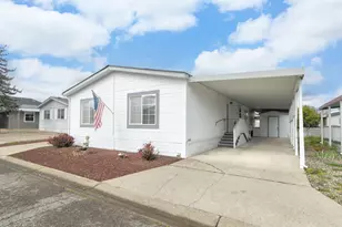 310 Whispering Willow Dr, Grants Pass, OR 97527 - Photo 3