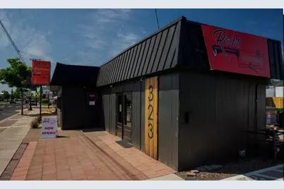 323 NW 6th Street, Redmond, OR 97756 - Photo 1