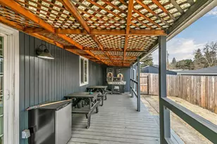 201 N Keene Way Dr, Medford, OR 97504 - Photo 39