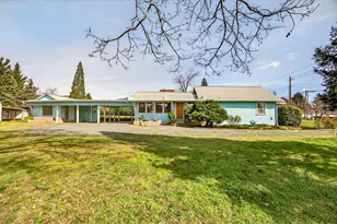 3363 Lone Pine Rd, Medford, OR 97504 - Photo 3