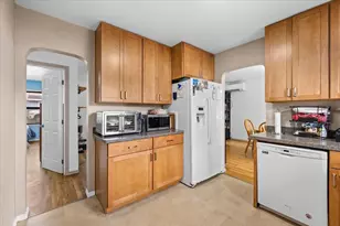 442 NE Baker Dr, Grants Pass, OR 97526 - Photo 5