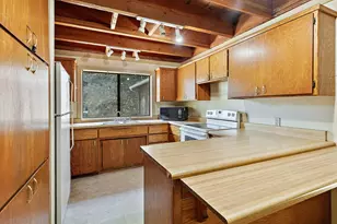 685 Jacksonville Res Rd, Jacksonville, OR 97530 - Photo 25