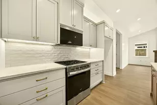 3743 Carlin Dr, Medford, OR 97504 - Photo 13