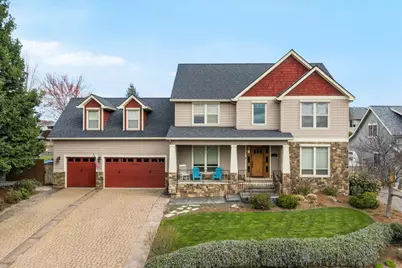 637 Oak Wood, Eagle Point, OR 97524 - Photo 1