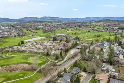 637 Oak Wood, Eagle Point, OR 97524 - Photo 43