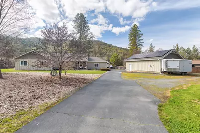 9547 Old Stage Road, Central Point, OR 97502 - Photo 3