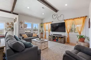 444 NW Pinecrest Dr, Prineville, OR 97754 - Photo 9