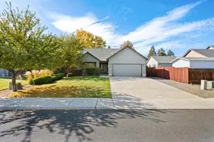 1733 SW 21st, Redmond, OR 97756 - Photo 1