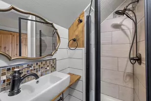 481 W Hope Ave, Sisters, OR 97759 - Photo 51