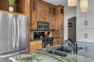 481 W Hope Ave, Sisters, OR 97759 - Photo 29