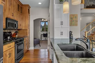 481 W Hope Ave, Sisters, OR 97759 - Photo 3