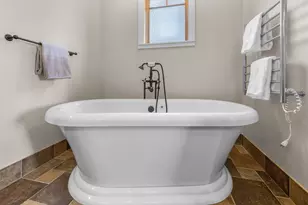 481 W Hope Ave, Sisters, OR 97759 - Photo 27