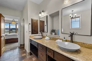 481 W Hope Ave, Sisters, OR 97759 - Photo 37