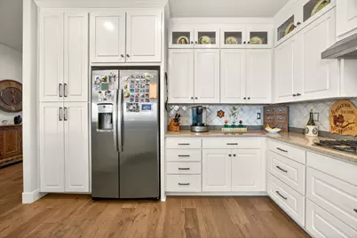 4084 Crystal Springs Drive, Medford, OR 97504 - Photo 9