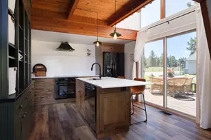 13759 SW Meadow View Dr, Camp Sherman, OR 97730 - Photo 9