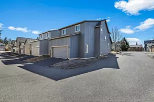 20456 Del Coco Ct, Bend, OR 97702 - Photo 3