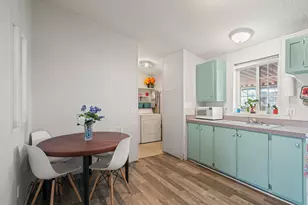 1570 S Peach St, Medford, OR 97501 - Photo 7